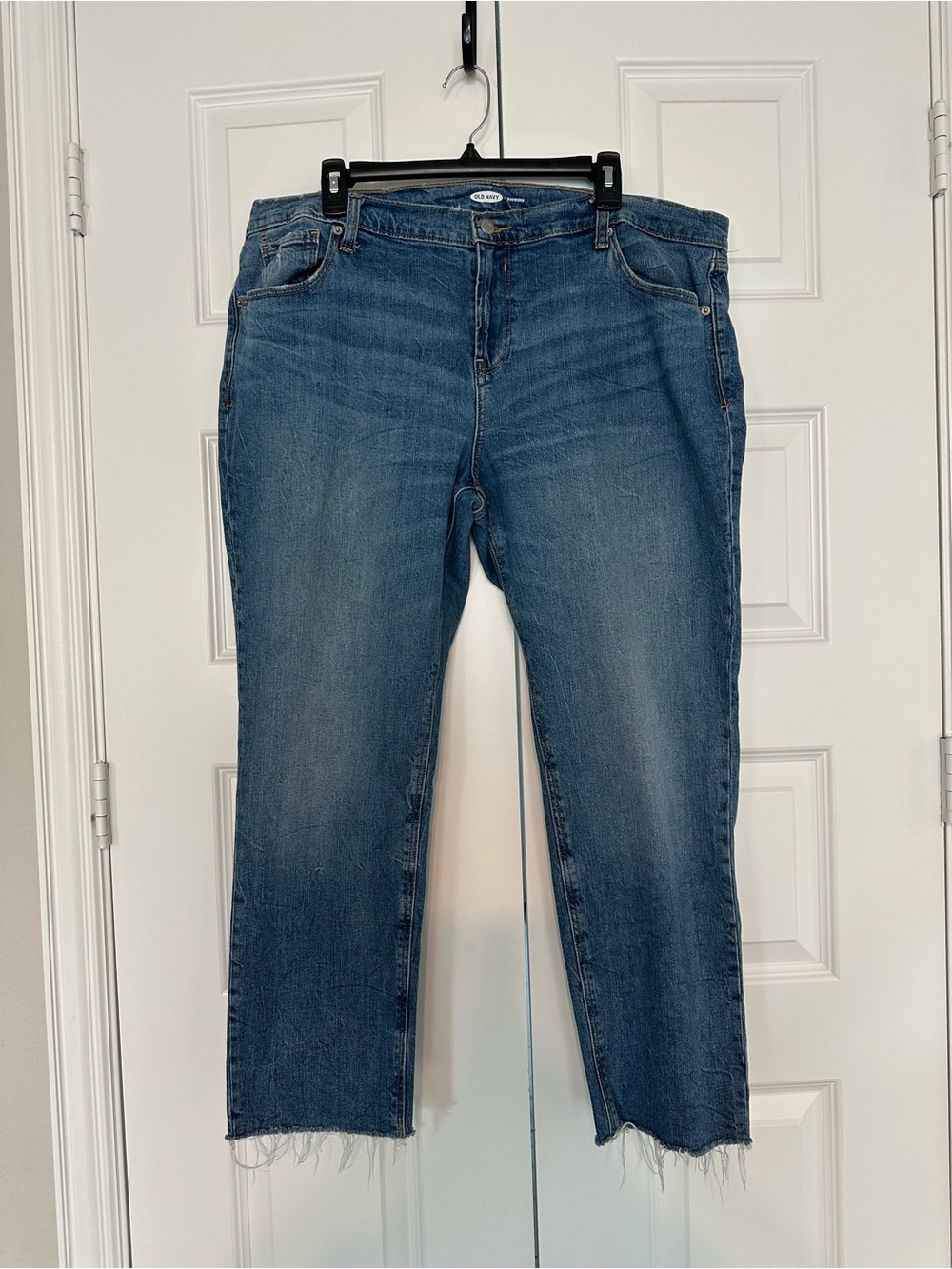 Old Navy Women's Boyfriend Straight-Leg Jeans — Medium Blue
Sz 18 Petite